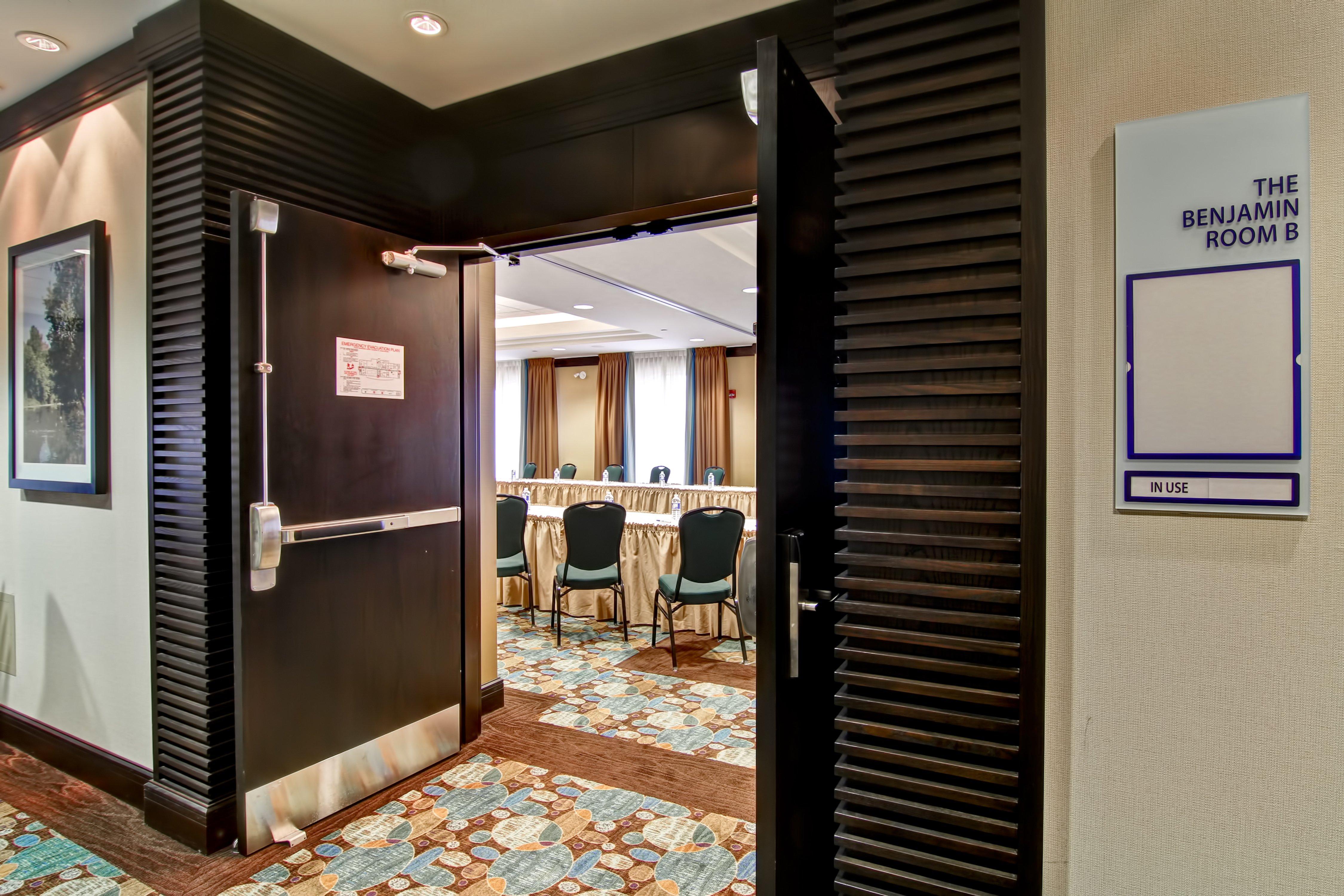 Holiday Inn Express Hotel & Suites Waterloo - St. Jacobs Area By Ihg Exterior foto